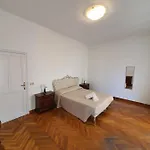 Arcobaleno Rondo Garibaldi * סנרמו